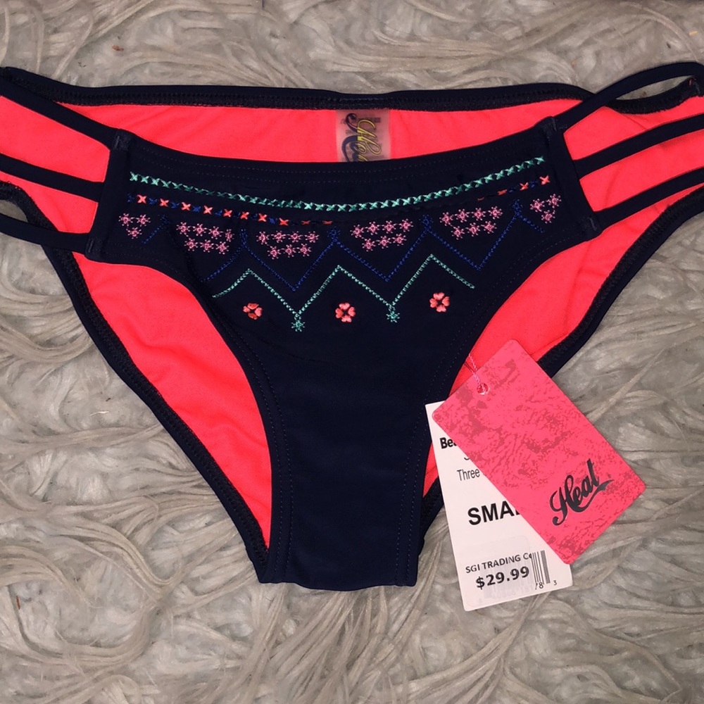 Heat mesh blue coral halter bikini - Picture 3 of 5